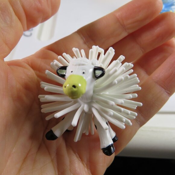 Easter Egg Filler: Porcupine Animal Balls (12) - Picture 4 of 7